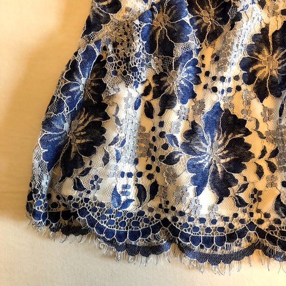 FRENCH CONNECTION VNeck Lace Top - Picture 3 of 9